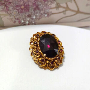 Vintage Florenza Brooch Deep Red Stone Gold Tone